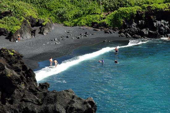 Waianapanapa Black Sand Beach, Maui
